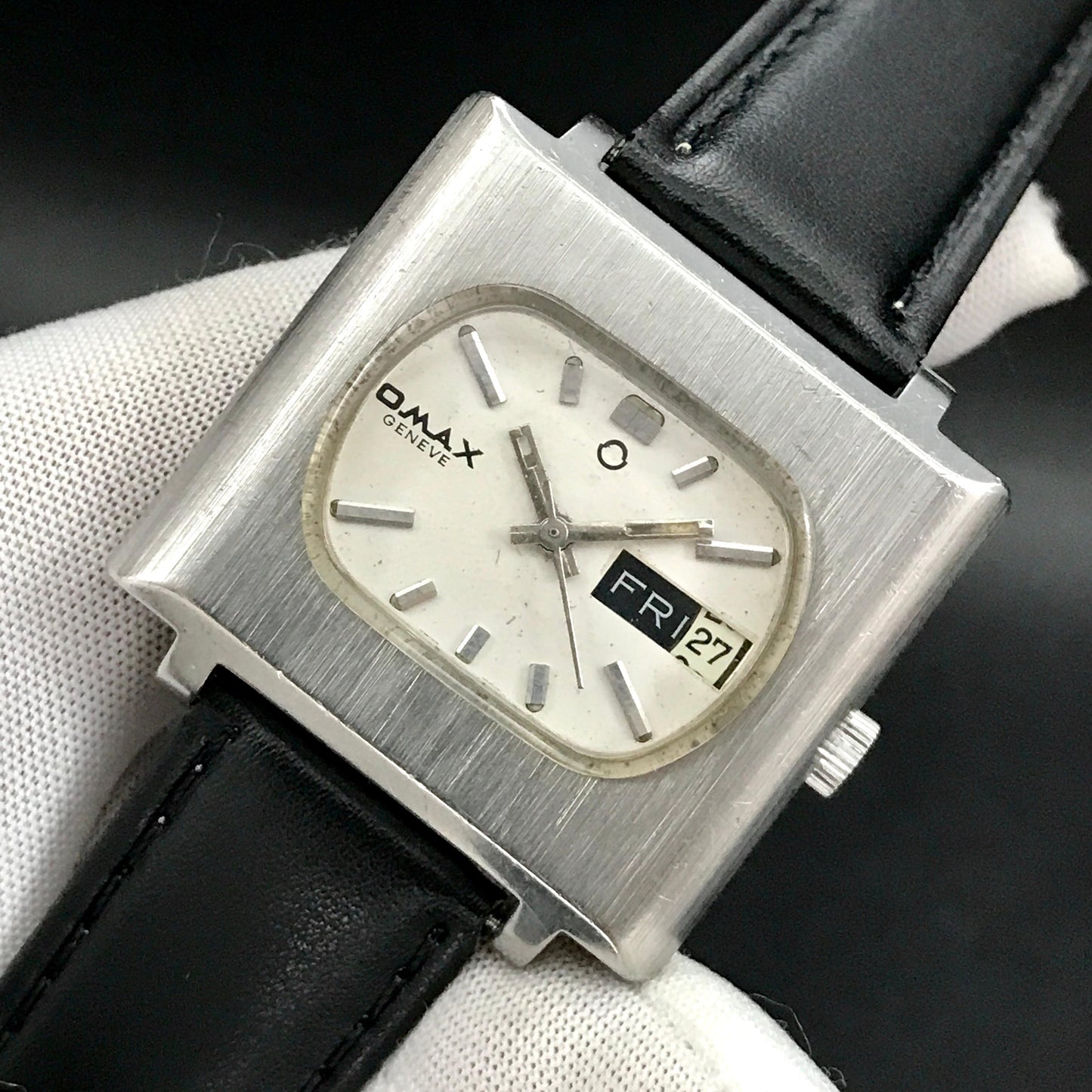 Vintage Omax Geneve Automatic [21 J] Rectangle Case "1970s" Swiss Made Men Watch
