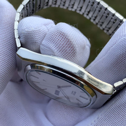 Vintage Seiko JDM Linen Textured Dial Japan Made Men's Quartz Watch 5933-5090